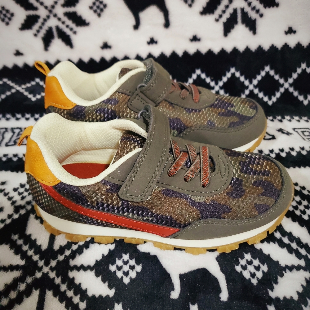 Carters Camo Toddler Size 9,11,12 Sneakers New - Picture 5 of 7